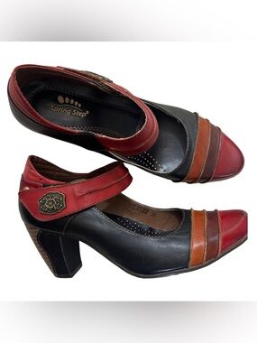 Spring step by L’Artiste hulahoop heels